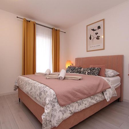 Rooms And Apartment Matosevic Rovinj Exterior foto