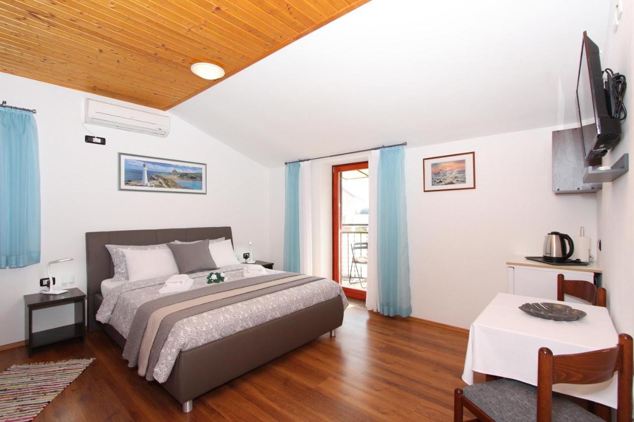 Rooms And Apartment Matosevic Rovinj Exterior foto